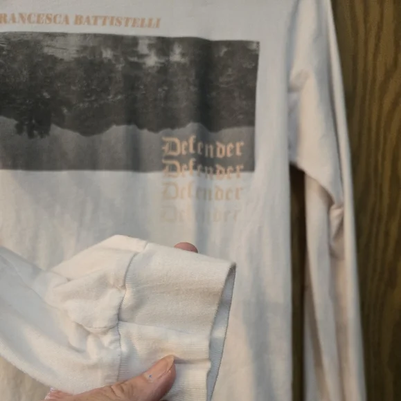 Very cute long sleeve "Defender" concert tee. Size small. - Picture 7 of 10